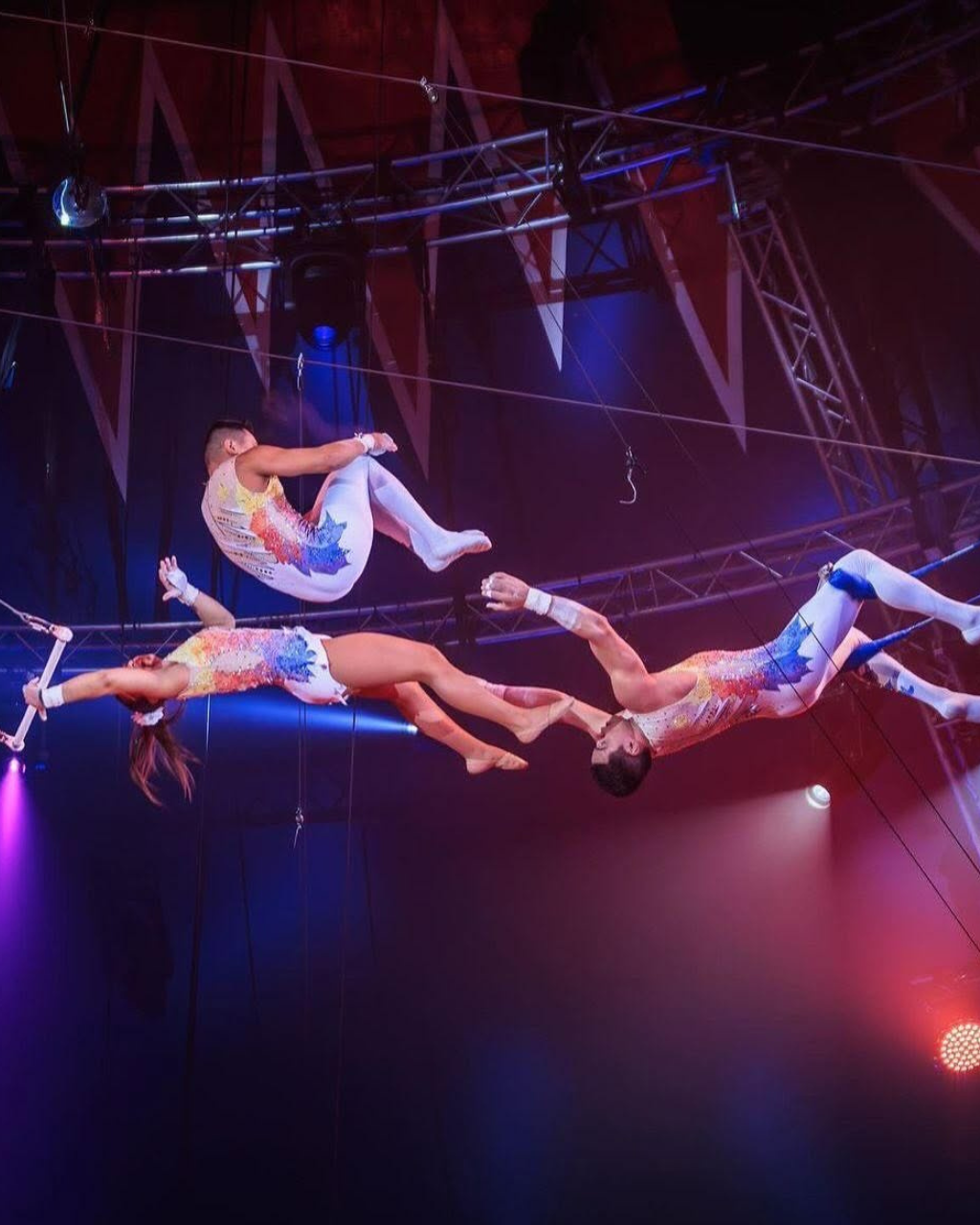 Flying Michaels, artiest vliegende trapeze in Mega Kerstcircus Haarlem